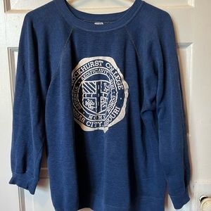 Super soft vintage college sweatshirt - size S-M